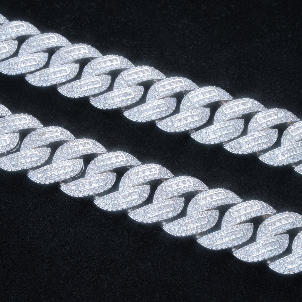 17MM WHITEGOLD CURVED CLASP BAGUETTE CUBAN CHAIN