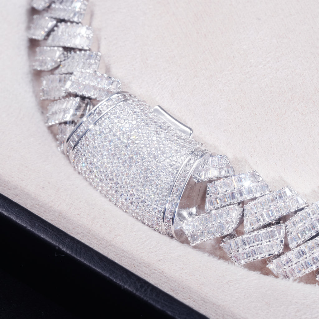 16MM 2-ROW CURVED CLASP BAGUETTE PRONG CUBAN CHAIN