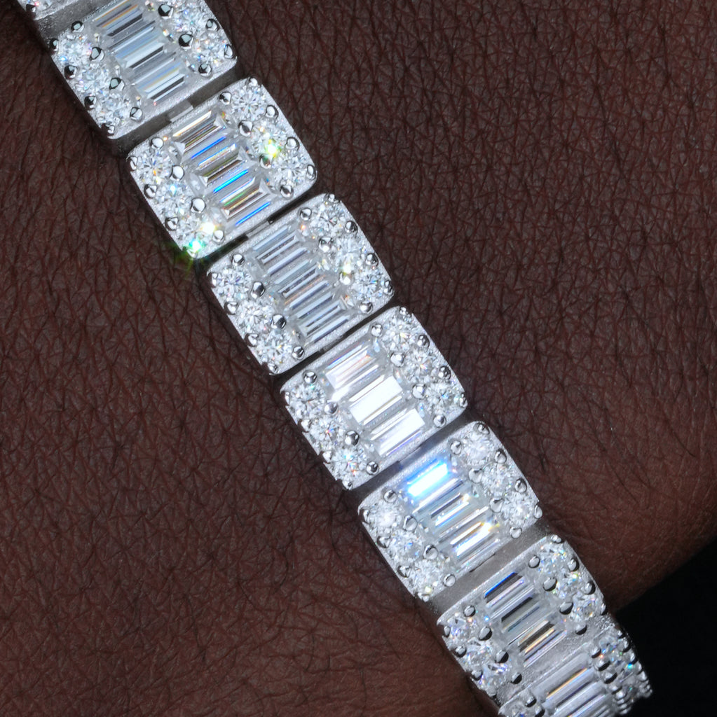 925S & VVS Moissanite 8MM Bageutte Bracelet