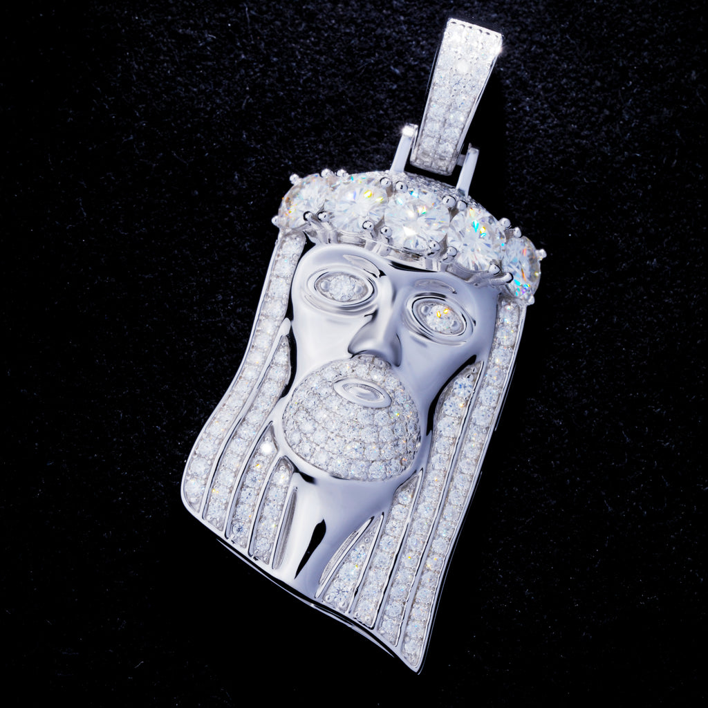 925S & VVS Moissanite Large Diamond Jesus