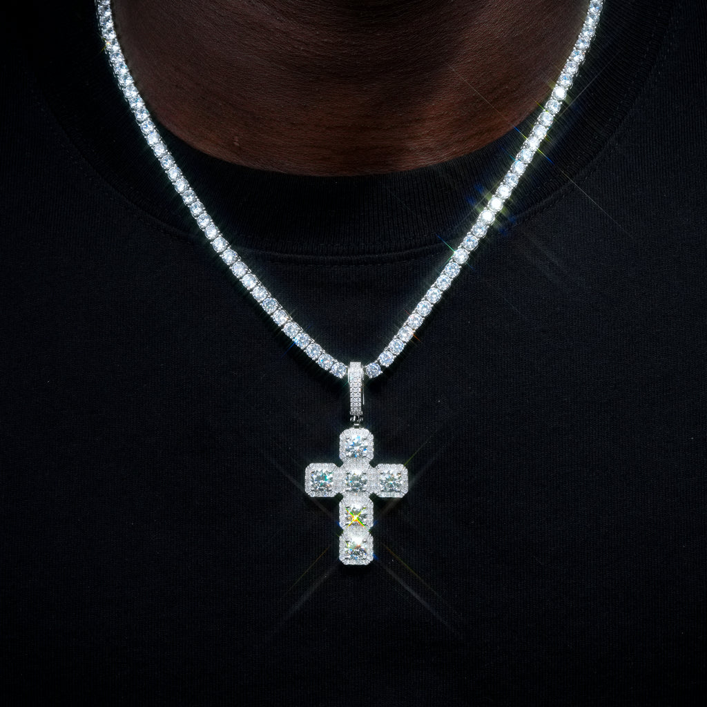 8.0 Carat VVS Moissanite Gemstone Cross Necklace In White Gold