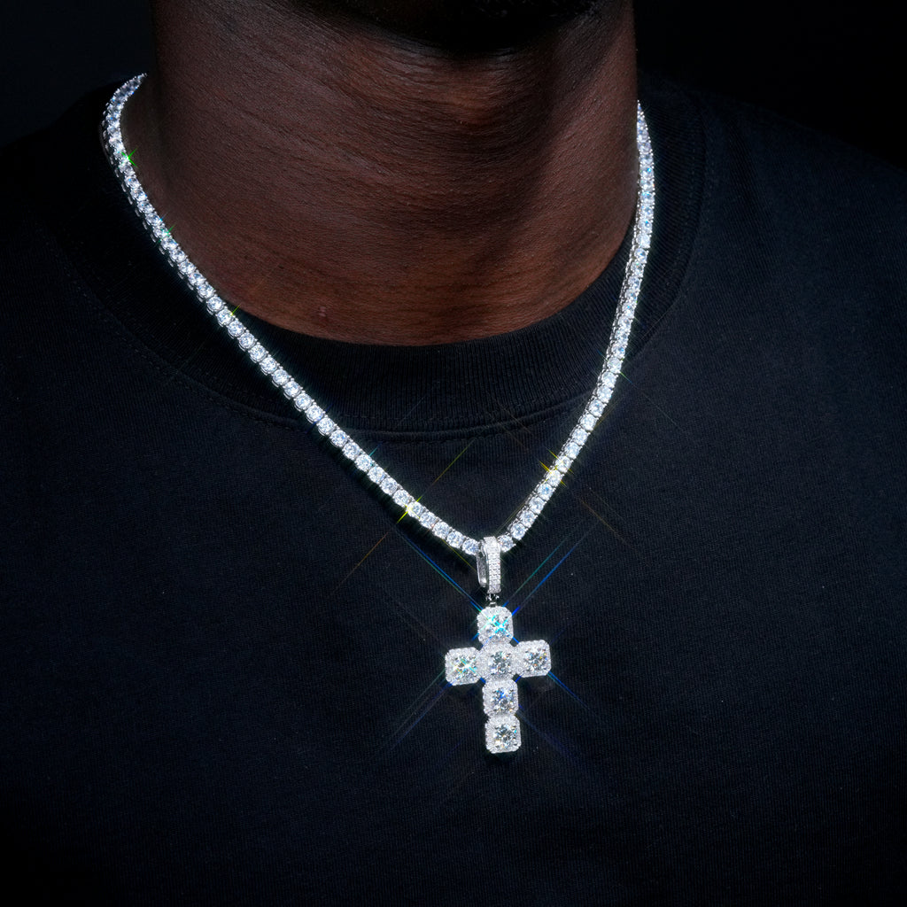 8.0 Carat VVS Moissanite Gemstone Cross Necklace In White Gold