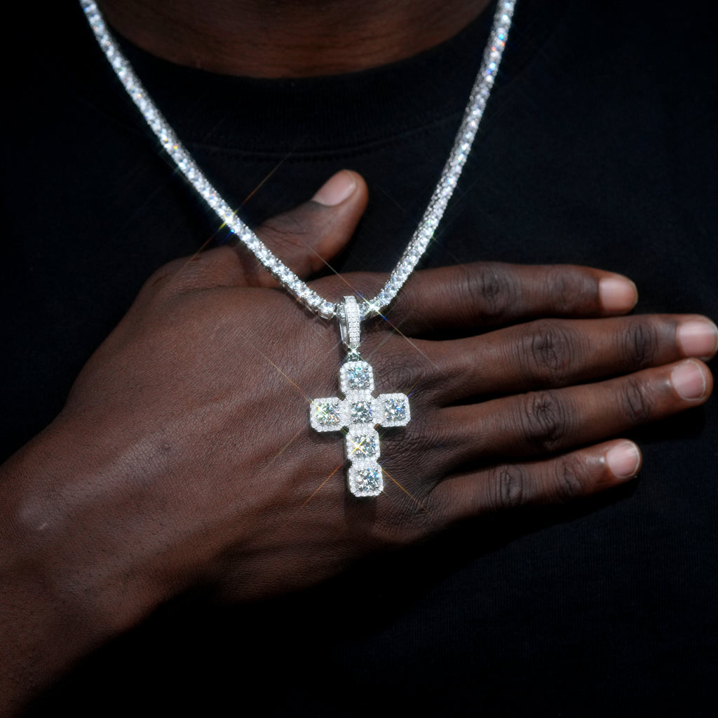 8.0 Carat VVS Moissanite Gemstone Cross Necklace In White Gold
