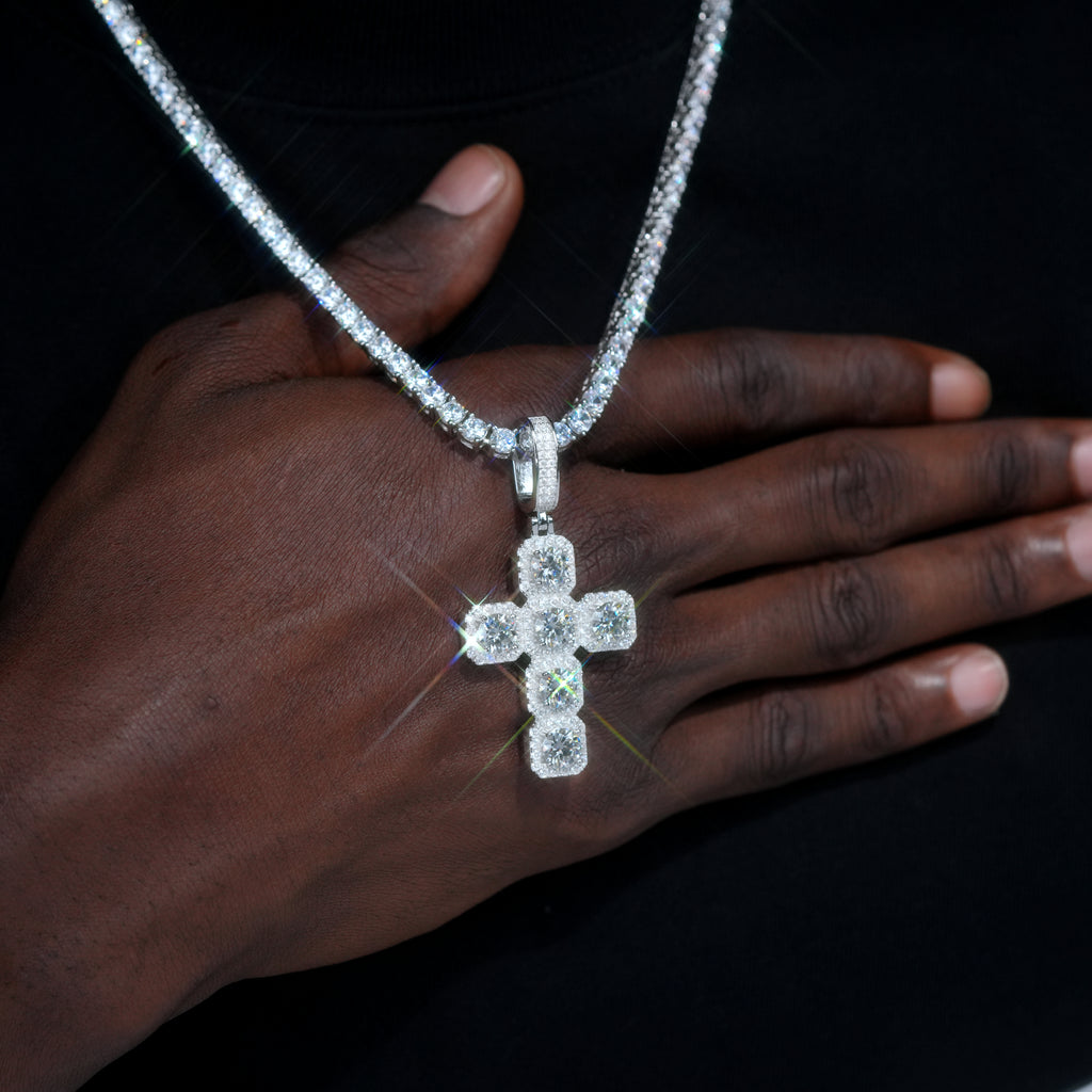8.0 Carat VVS Moissanite Gemstone Cross Necklace In White Gold