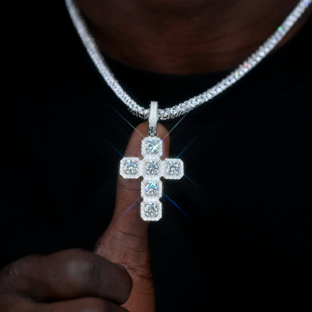 8.0 Carat VVS Moissanite Gemstone Cross Necklace In White Gold