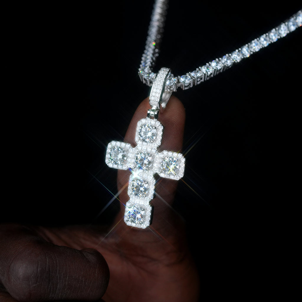 8.0 Carat VVS Moissanite Gemstone Cross Necklace In White Gold