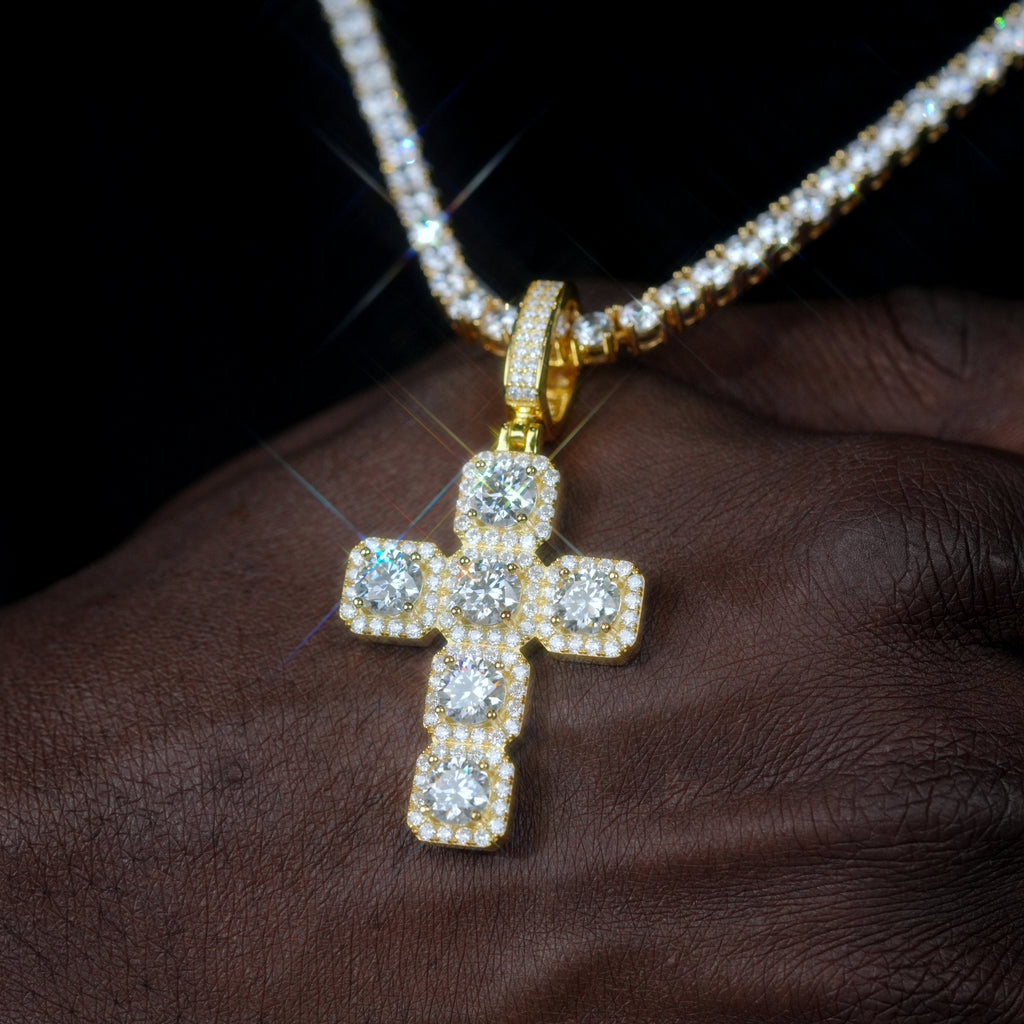 8.0 Carat VVS Moissanite Gemstone Cross Necklace In 18K Gold