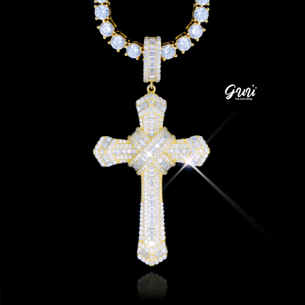 925S & VVS Moissanite Baguette Cross Necklace