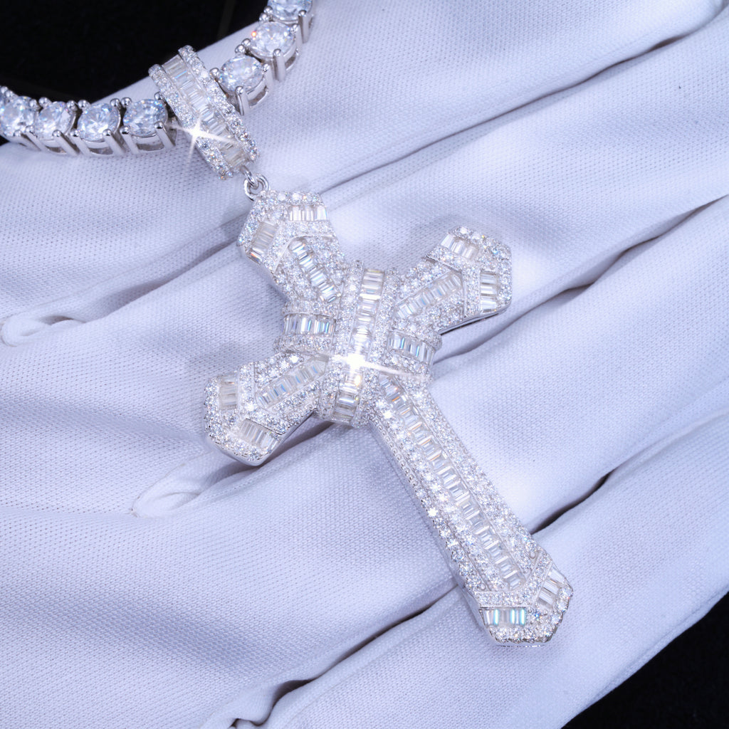 925S & VVS Moissanite Baguette Cross Necklace