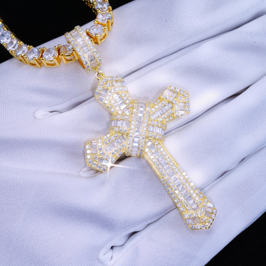925S & VVS Moissanite Baguette Cross Necklace