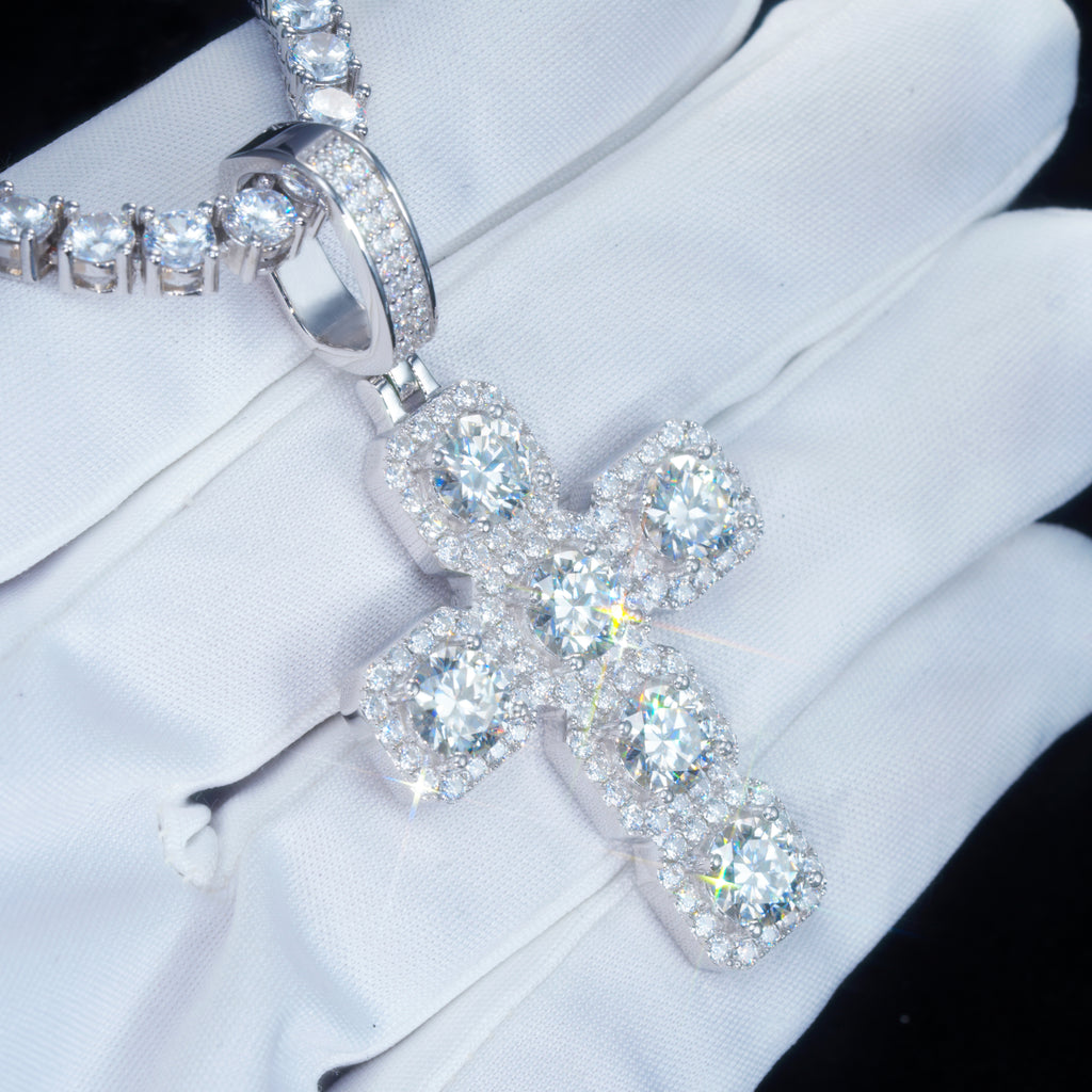 8.0 Carat VVS Moissanite Gemstone Cross Necklace In White Gold