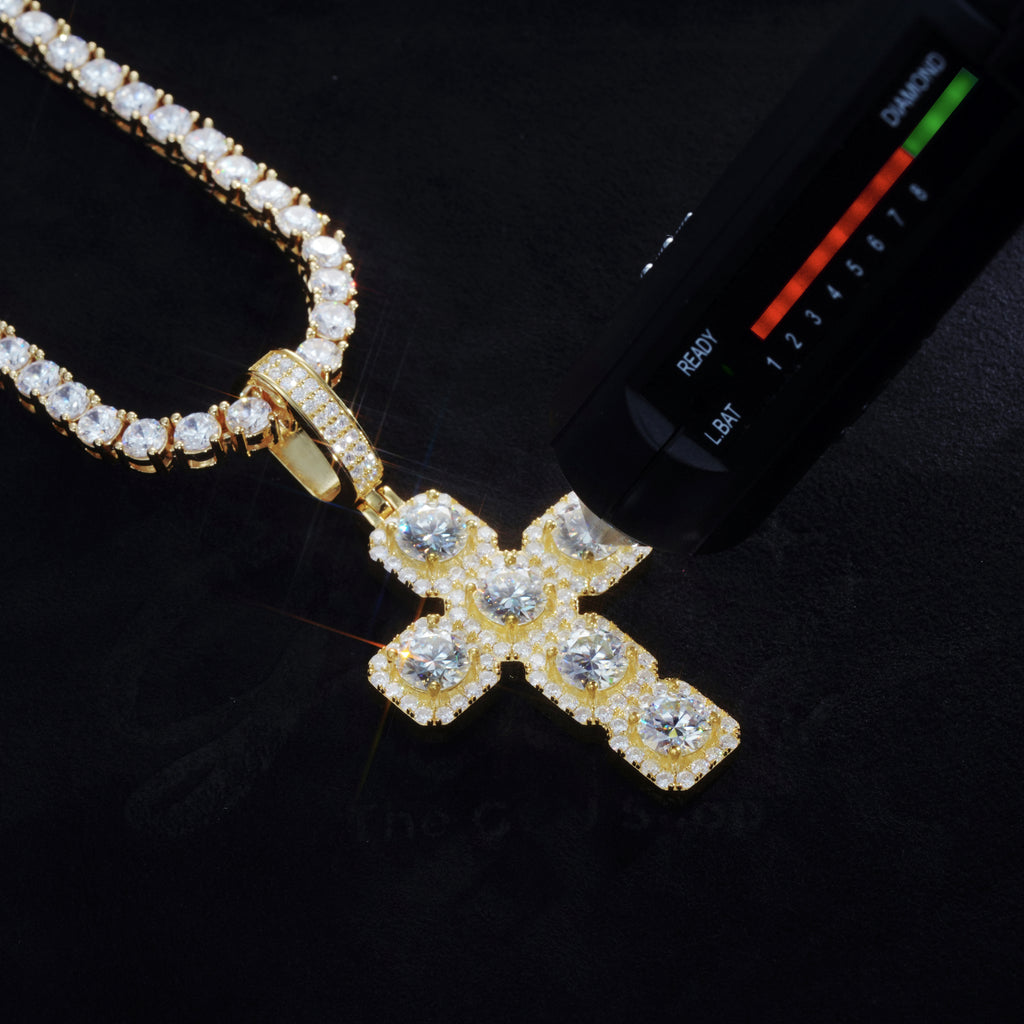 8.0 Carat VVS Moissanite Gemstone Cross Necklace In 18K Gold