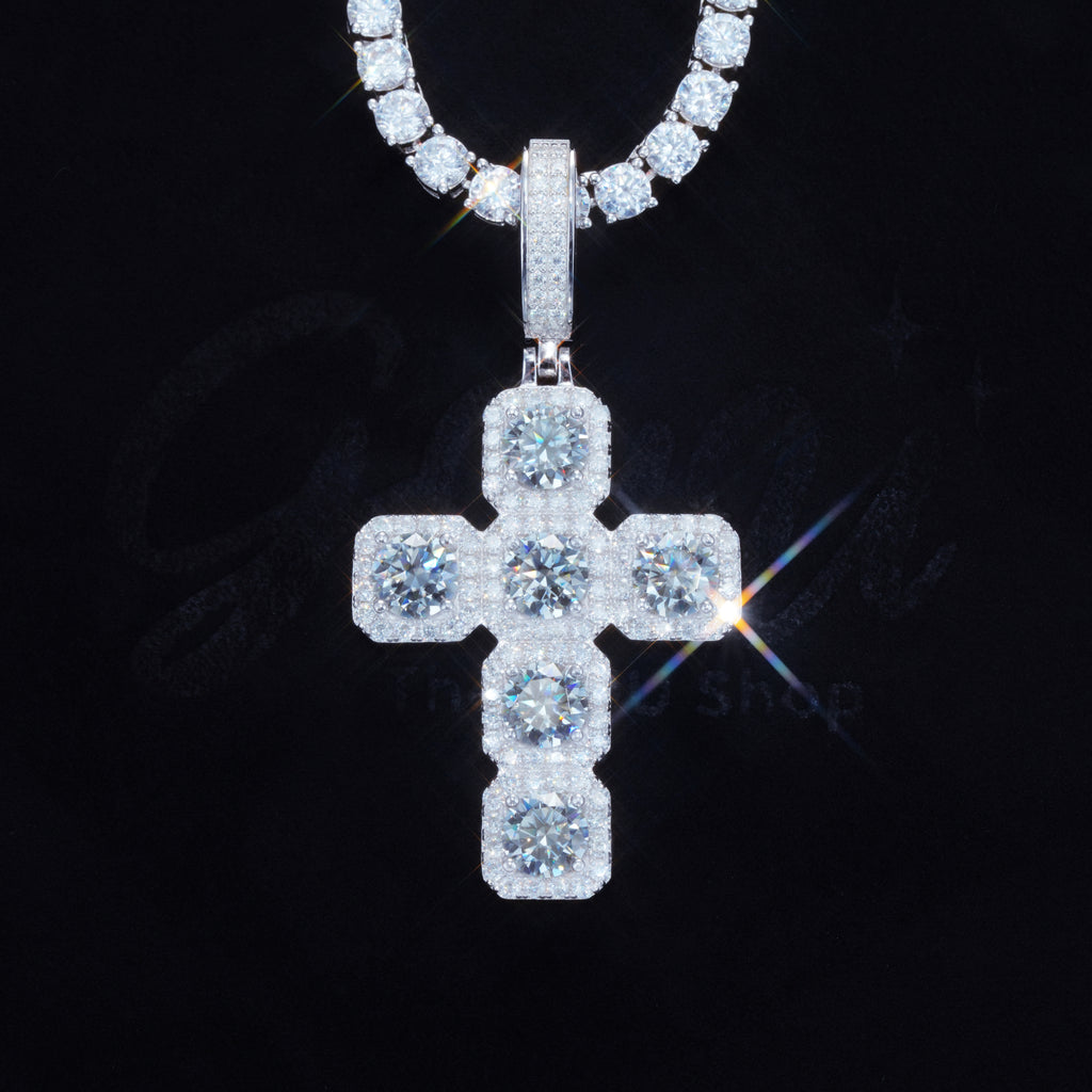 8.0 Carat VVS Moissanite Gemstone Cross Necklace In White Gold