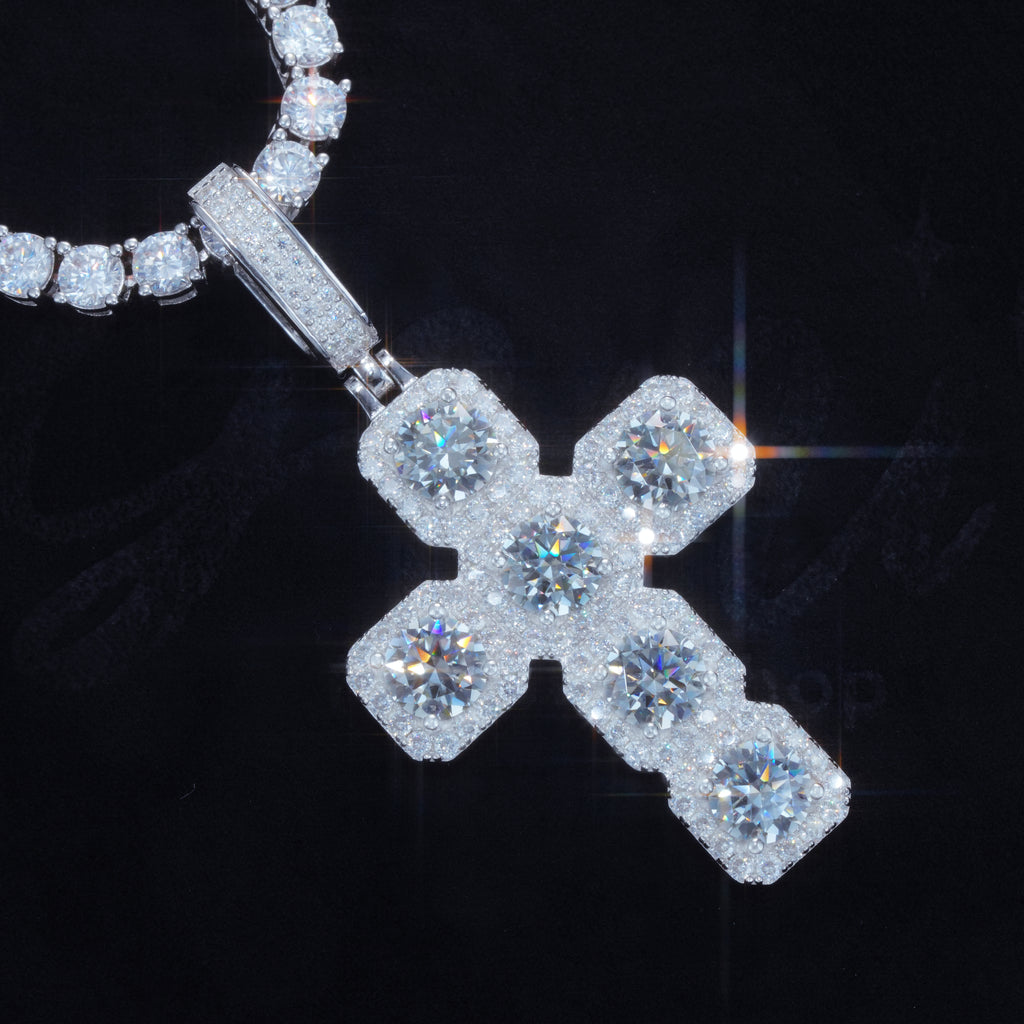 8.0 Carat VVS Moissanite Gemstone Cross Necklace In White Gold