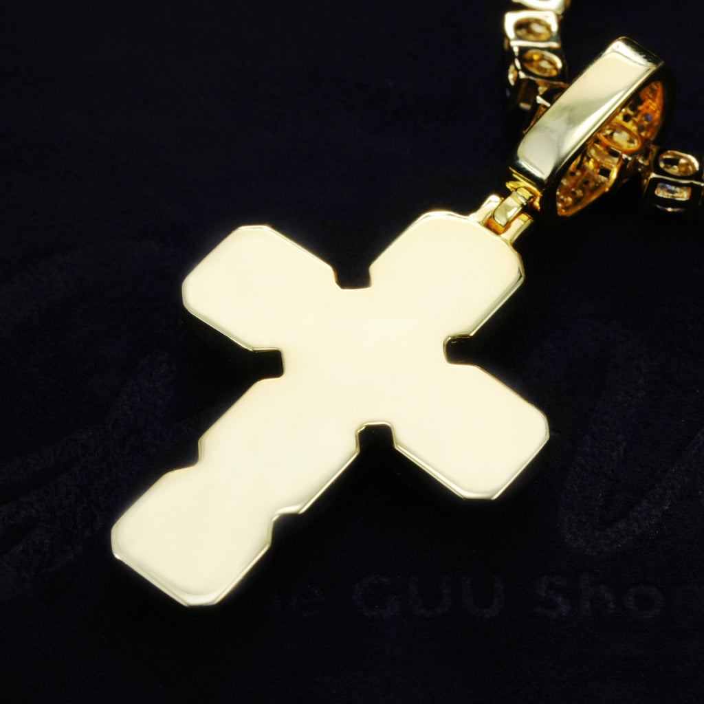 8.0 Carat VVS Moissanite Gemstone Cross Necklace In 18K Gold