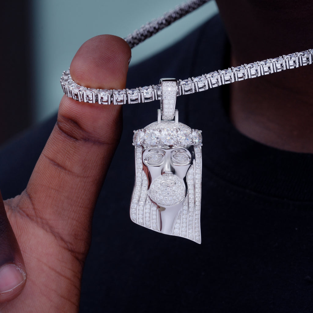 925S & VVS Moissanite Large Diamond Jesus