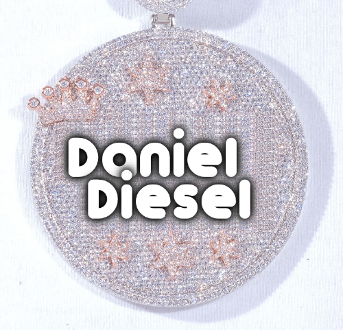CUSTOM LETTER NECKLACE 3D BIG CROWN DISC