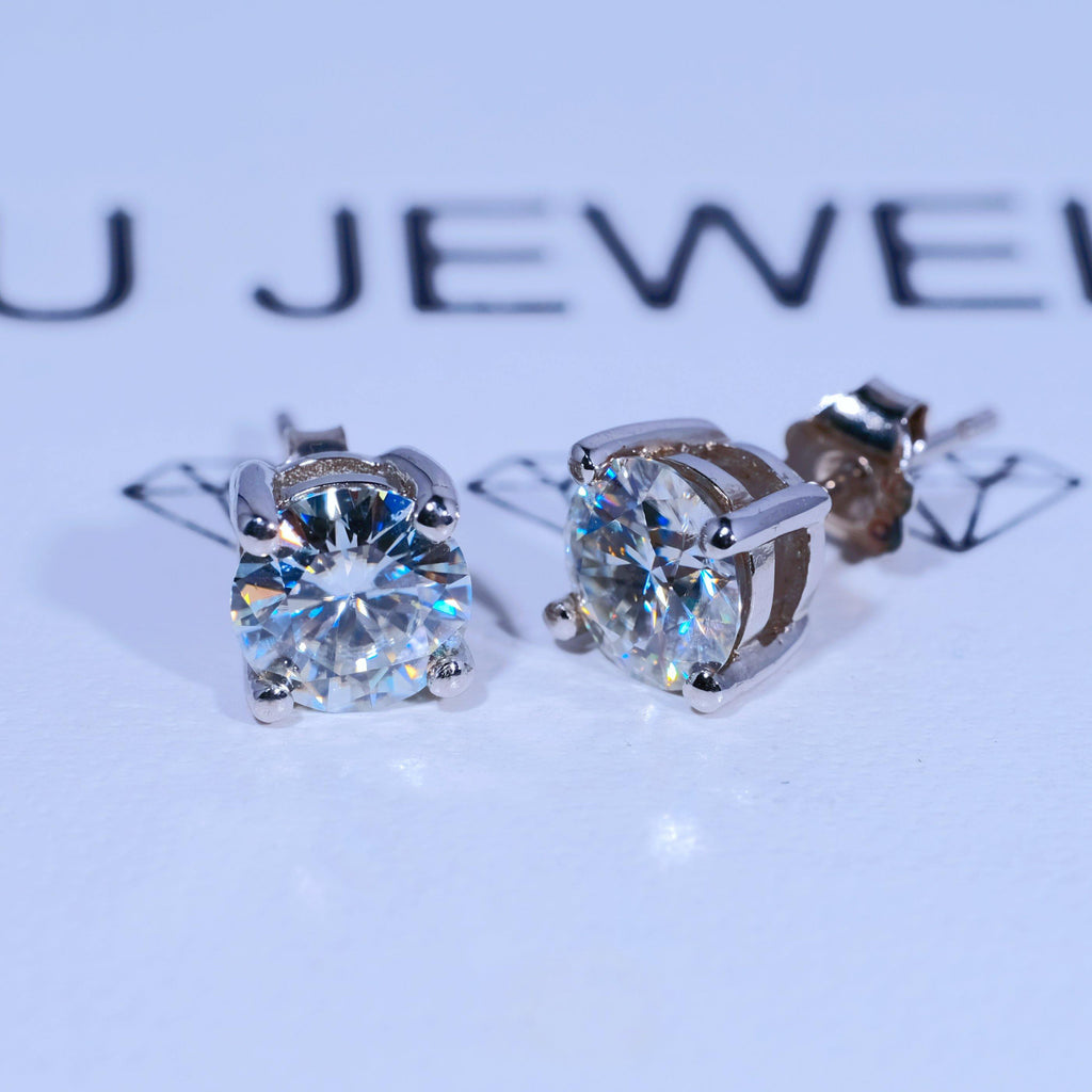 925S & VVS Moissanite Solitaire Stud Earrings - The GUU Shop