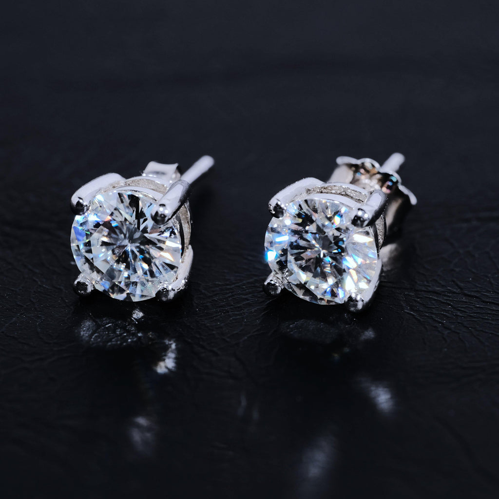 925S & VVS Moissanite Solitaire Stud Earrings - The GUU Shop