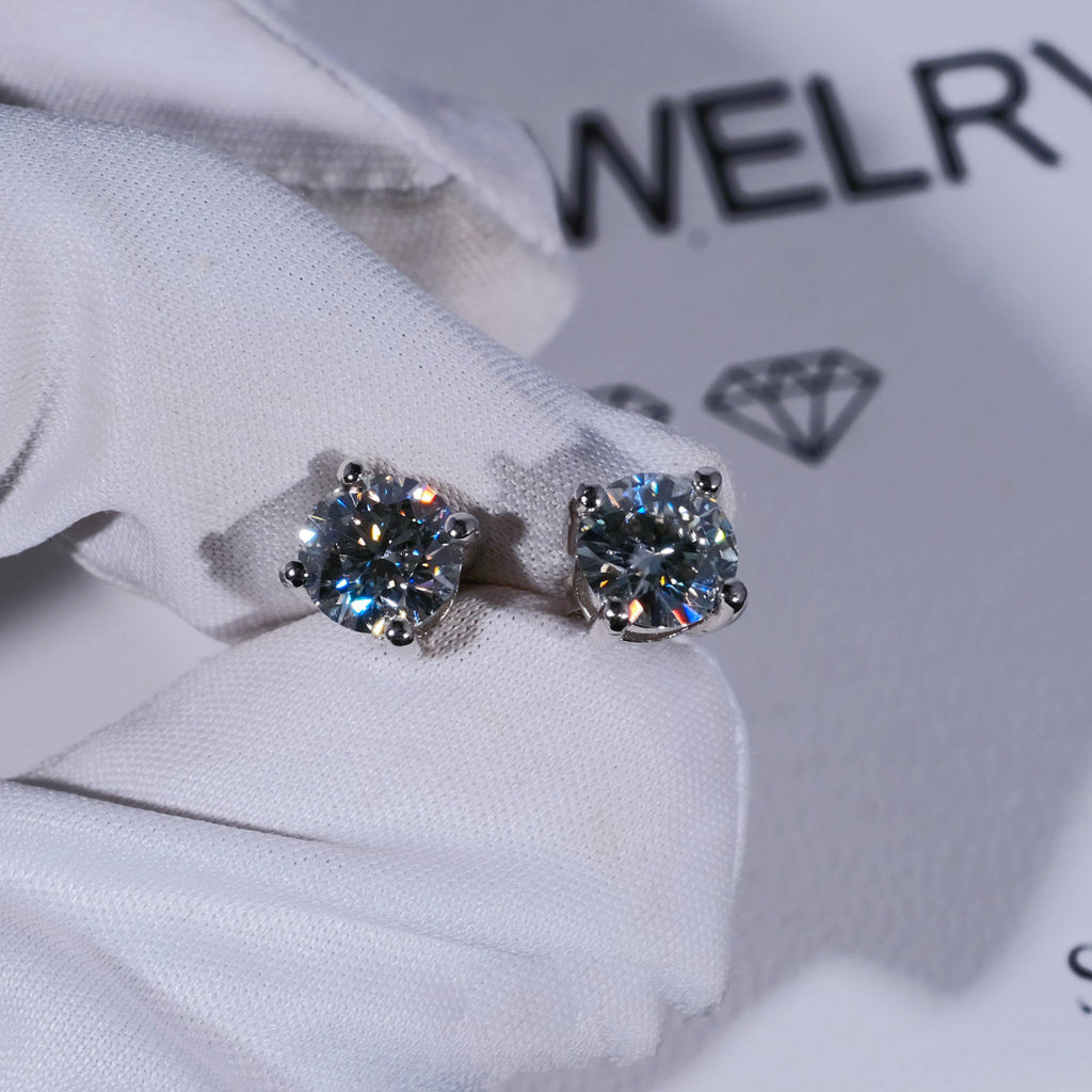 925S & VVS Moissanite Solitaire Stud Earrings - The GUU Shop